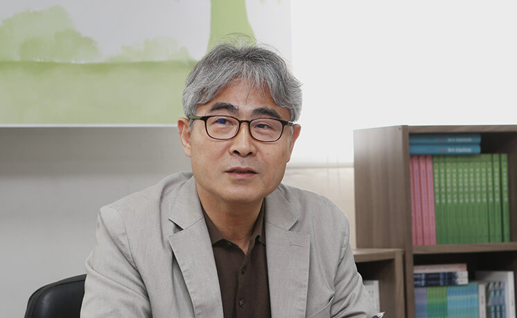 편집주간 김경복